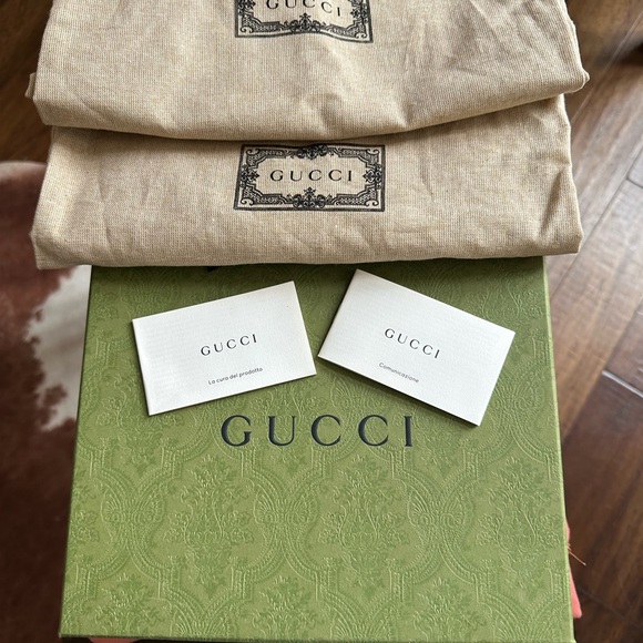 Gucci Women’s Sylke Horsebit loafers.  Sz 7.  Excellent condition. - Picture 5 of 6